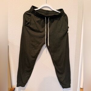 Vuori green Athletic Pants